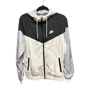 Nike Windrunner windbreaker jacket, Size M